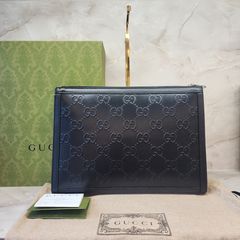 구찌 GG 엠보스 파우치 클러치 646449